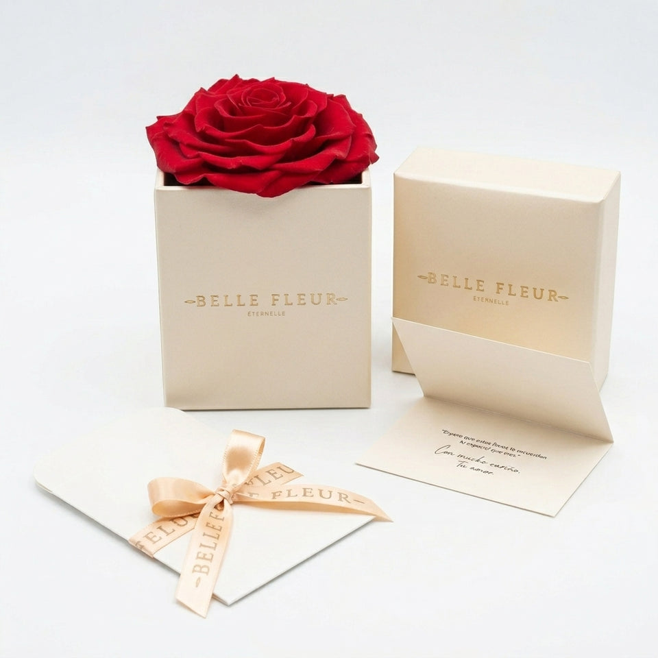 Cajas de rosas La Jolie Blanca RED02 de BELLE FLEUR ECUADOR, elegantes y decorativas para regalos o decoración floral.