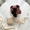 Caja de rosas La Mini Blanca Floral Design 2 de BELLE FLEUR ECUADOR, con rosas blancas en elegante caja decorativa.