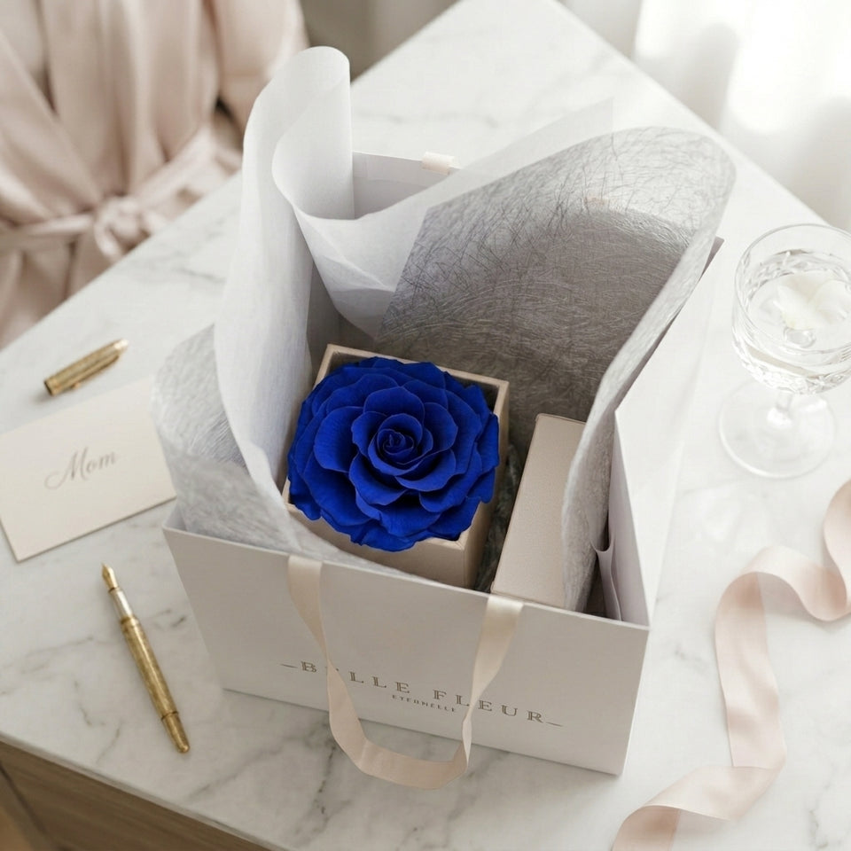 Cajas de rosas La Jolie Blanca BLUE de BELLE FLEUR ECUADOR, elegantes y decorativas para arreglos florales.