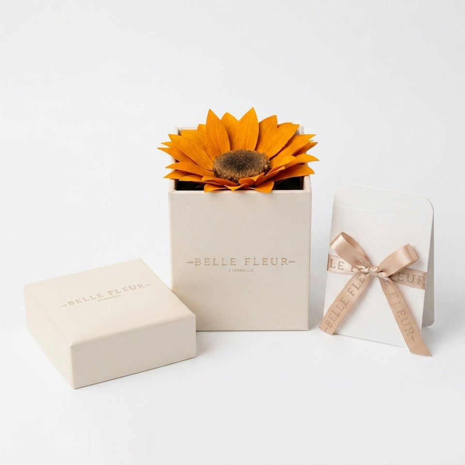 Caja de rosas blancas Le Tournesol Blanco de BELLE FLEUR ECUADOR, con flores frescas y elegantes en una presentación moderna