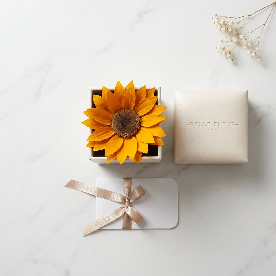 Cajas de rosas blancas Le Tournesol Blanco de BELLE FLEUR ECUADOR, con flores frescas y elegantes en una presentación floral.