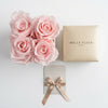 Cajas de rosas La Mini Blanca PINK de BELLE FLEUR ECUADOR, con flores blancas y rosas en una elegante caja decorativa.