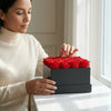 Cajas de rosas La Midi Negra Rojo de BELLE FLEUR ECUADOR, con elegantes flores rojas en caja decorativa.