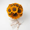Caja de rosas La Mini Rosé Tournesol de BELLE FLEUR ECUADOR con flores rosadas y amarillas en un arreglo elegante.