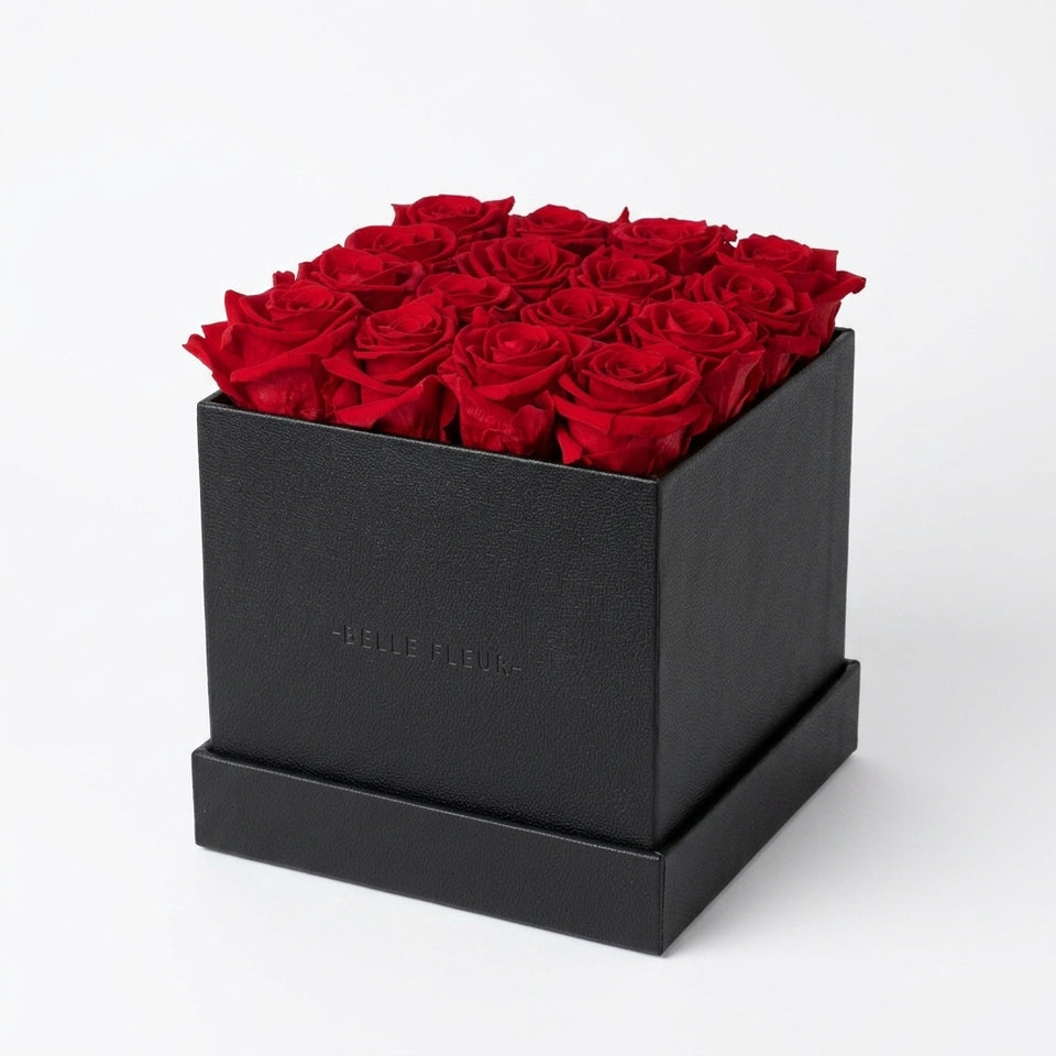 Cajas de rosas La Grand Negra Rojo de BELLE FLEUR ECUADOR, elegante presentación en caja de rosas rojas.