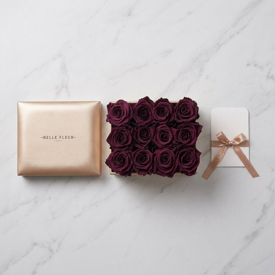 Caja de rosas La Midi Gold Rose Morado de BELLE FLEUR ECUADOR, con flores moradas en elegante caja de rosas.