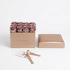Cajas de rosas La Midi Gold Rose Nude de BELLE FLEUR ECUADOR, con flores en tonos dorados y nude, en una elegante presentación.