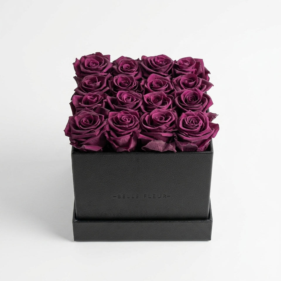 Cajas de rosas La Grand Negra Morado de BELLE FLEUR ECUADOR, elegantes y decorativas para ocasiones especiales.